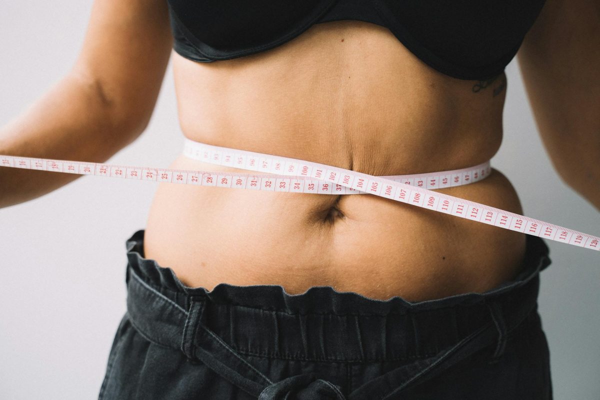 measuring the waist for body fat